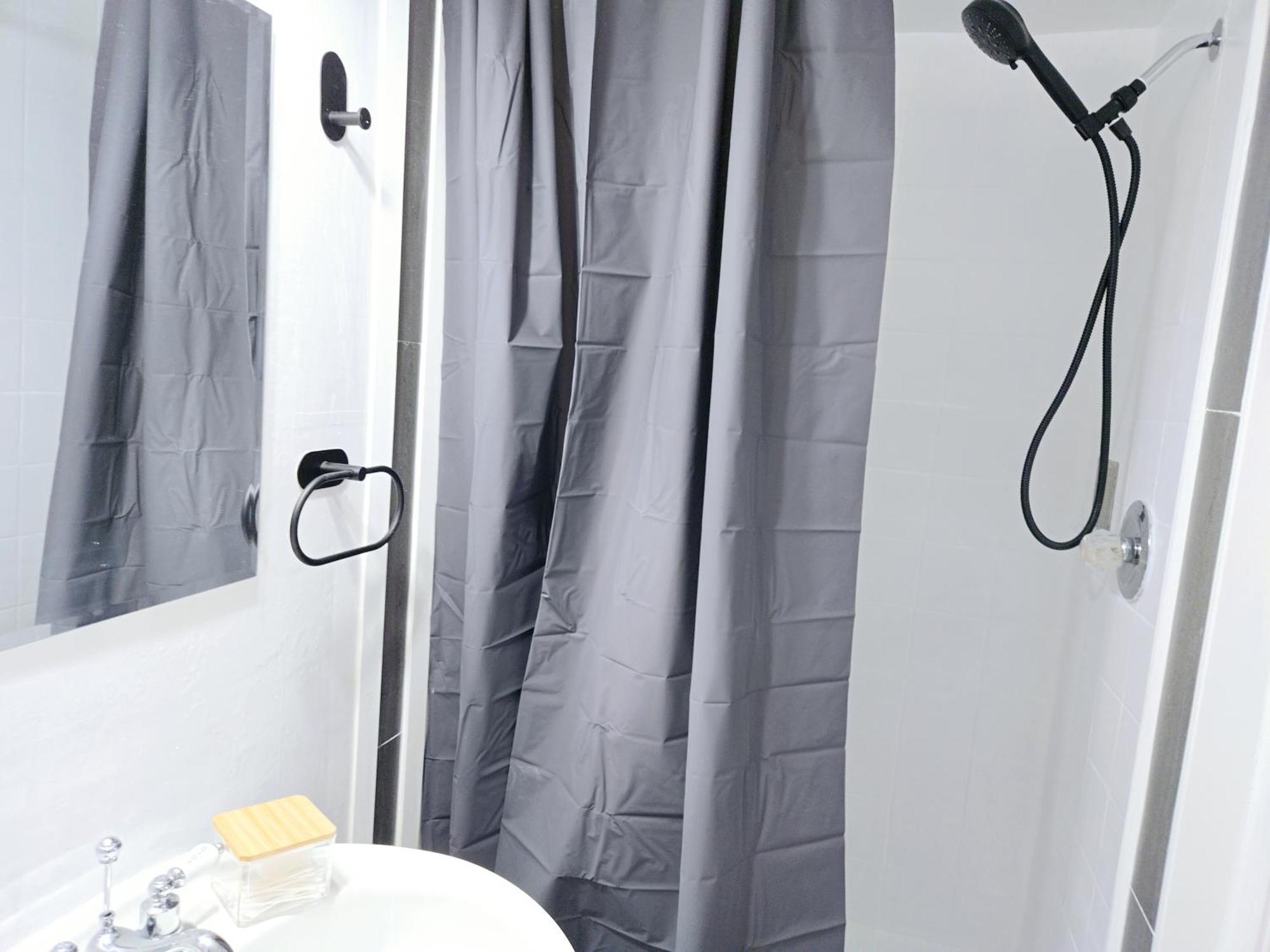 Lovely Cozy Room! With Attached Private Bath In The Heart Of Vancouver! Private Parking & Self Check-In! Экстерьер фото